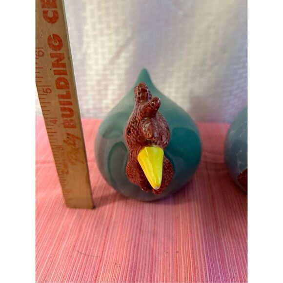 2 painted Ceramic/glass shaped chickens farm house decor - Picture 10 of 10
